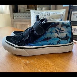 Back to school! 🦈 Kids Vans shoes